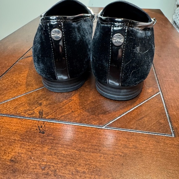 Circus by Sam Edelman Black Velvet Loafers with Gold Hardware - Picture 3 of 4